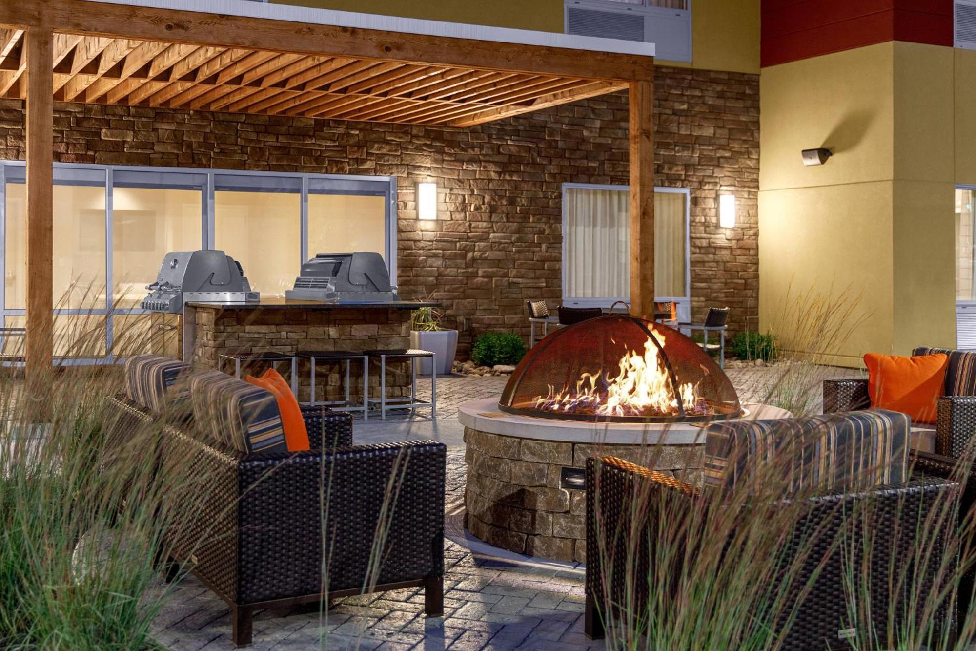 Towneplace Suites Cincinnati Фейрфілд Екстер'єр фото